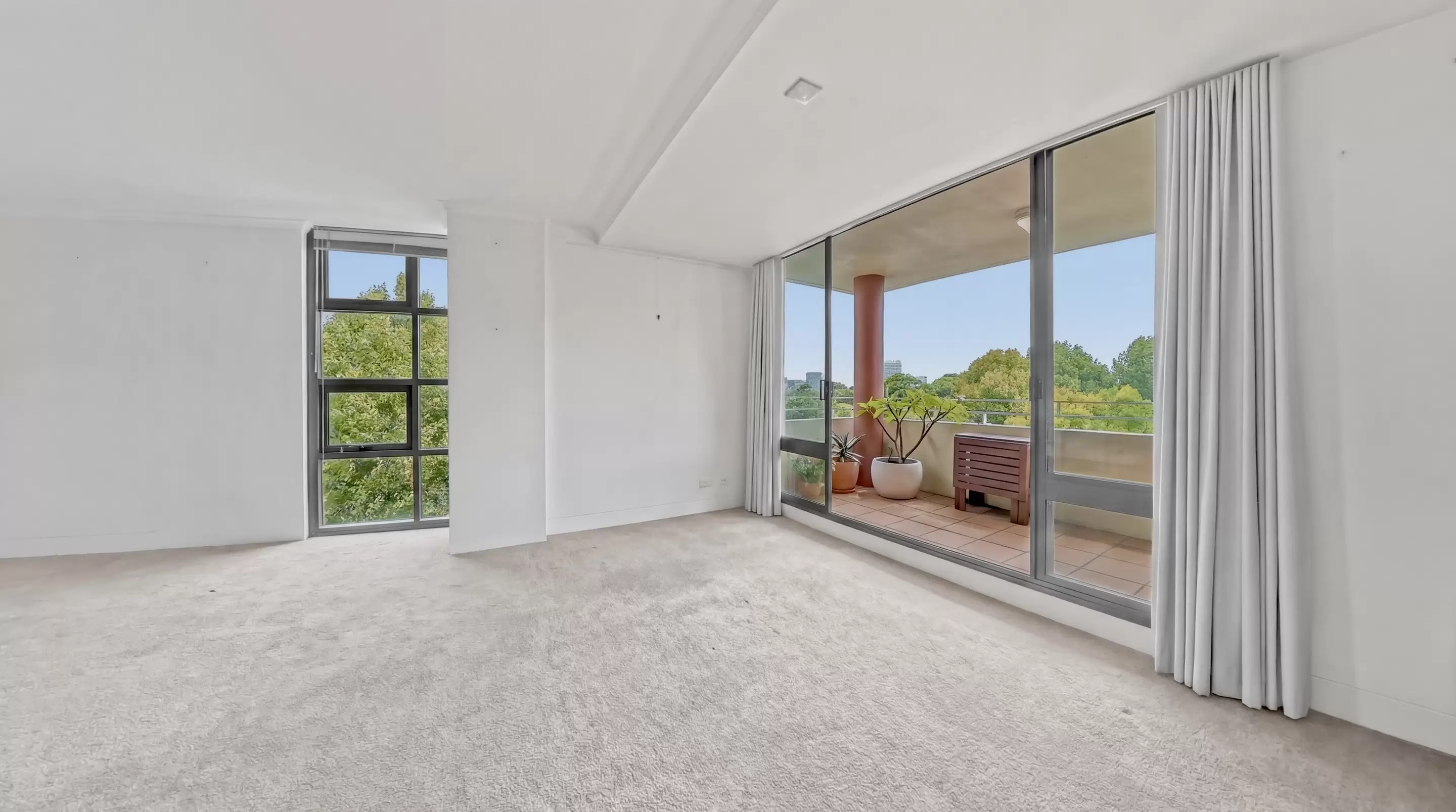 H424/780 Bourke Street, Redfern Leased by The Gallery Real Estate - image 1